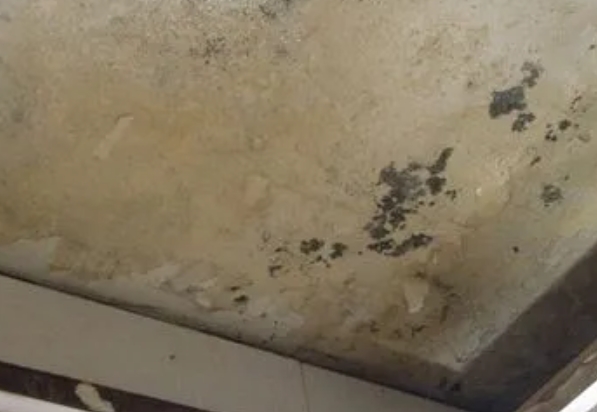 三亚市阳台漏水维修公司分享下三亚市卫生间渗水维修需要注意哪些问题。
